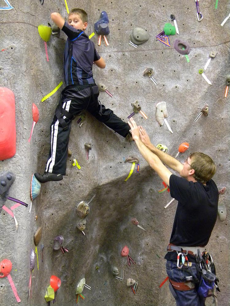 climbing-wall-adrenaline-club